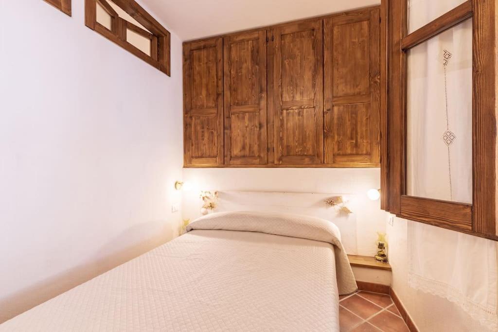 Domm'E Antoni Appartement Baunei Buitenkant foto